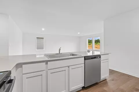 Kitchen - 205 Flat Wood Ave, Benton, AR 72015 photo 3 of 4