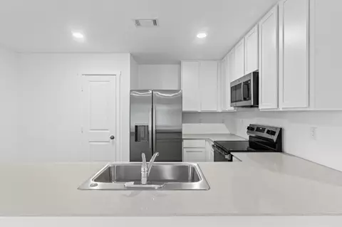 Kitchen - 205 Flat Wood Ave, Benton, AR 72015 photo 1 of 4