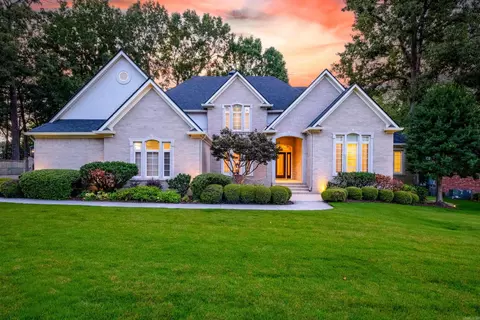 18 Hickory Creek Dr, Little Rock, AR 72212