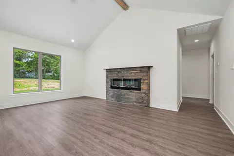 Living - 3509 Hwy 229, Haskell, AR 72015 photo 2 of 4