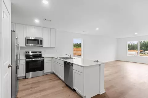 Kitchen - 141 Flat Wood Ave, Benton, AR 72015 photo 3 of 3