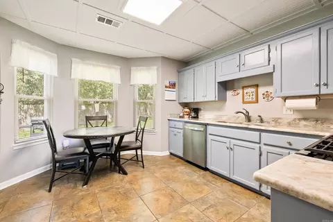 Kitchen - 1403 Overview Cv, Benton, AR 72015 photo 2 of 5