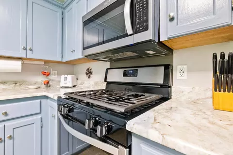 Kitchen - 1403 Overview Cv, Benton, AR 72015 photo 4 of 5