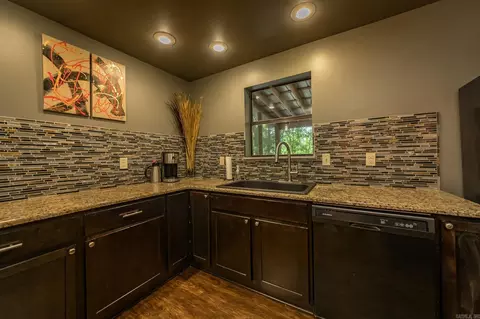 Kitchen - 348 Weldon Rd, Edgemont, AR 72044 photo 2 of 2