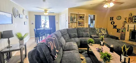 Living - 5109 Faucett Rd, Pine Bluff, AR 71603 photo 4 of 4