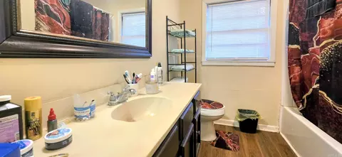 Bath - 5109 Faucett Rd, Pine Bluff, AR 71603 photo 2 of 3