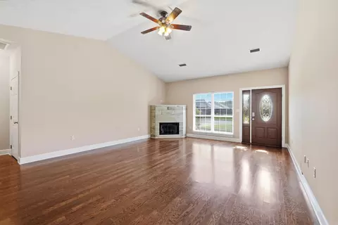 Living - 55 Waterloo Loop, Vilonia, AR 72173 photo 3 of 5