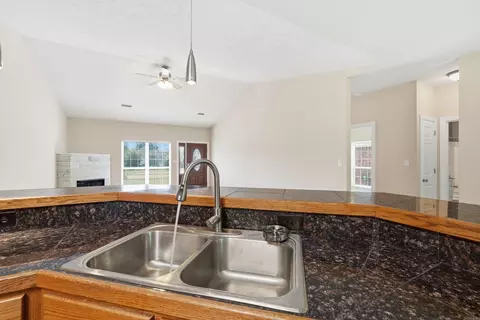 Kitchen - 55 Waterloo Loop, Vilonia, AR 72173 photo 4 of 4