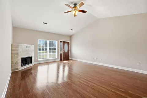 Living - 55 Waterloo Loop, Vilonia, AR 72173 photo 4 of 5