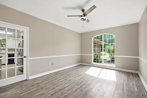Living - 1500 John Ed Cir, Conway, AR 72034 photo 5 of 5