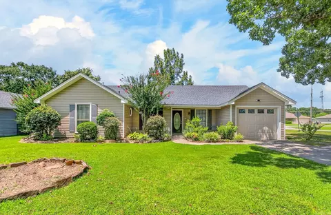11 Mcarthur Dr, Cabot, AR 72023