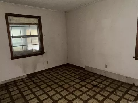 Bedroom - 10 Madolyn Dr, Ash Flat, AR 72513 photo 3 of 3