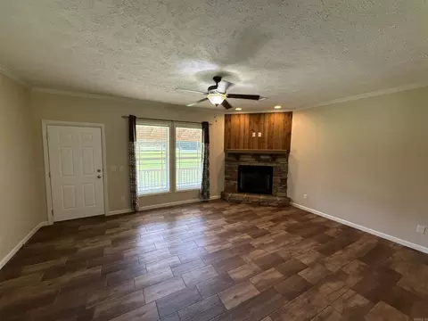 Living - 242 Arthur Kirk Rd, Beebe, AR 72012 photo 3 of 7