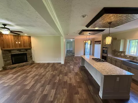Living - 242 Arthur Kirk Rd, Beebe, AR 72012 photo 4 of 7