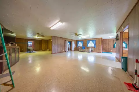 Living - 189 E Wirth Rd, Mammoth Spring, AR 72554 photo 1 of 4