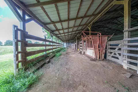 Exterior - 189 E Wirth Rd, Mammoth Spring, AR 72554 photo 4 of 5