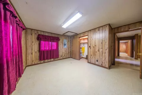 Bedroom - 189 E Wirth Rd, Mammoth Spring, AR 72554 photo 2 of 2
