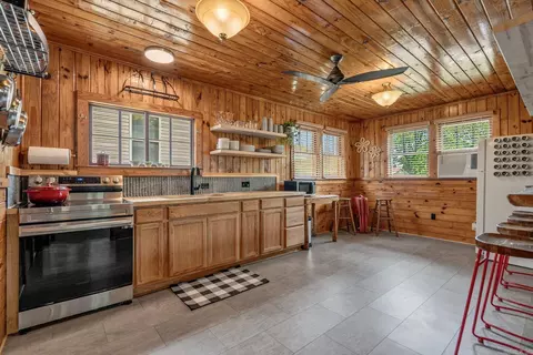 Kitchen - 386 Arrowpoint Rd, Royal, AR 71968 photo 2 of 6