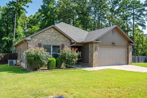 139 Eel Pl, Hot Springs, AR 71913
