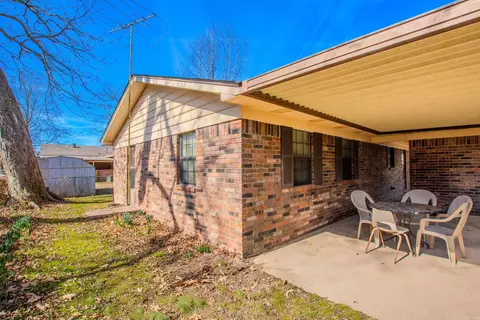 Exterior - 311 E 2nd St, Lonoke, AR 72086 photo 3 of 6