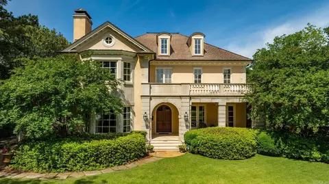 2420 Country Club Ln, Little Rock, AR 72207