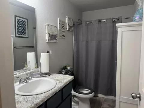 Bath - 36 Big Bend Dr, Mabelvale, AR 72103 photo 1 of 2