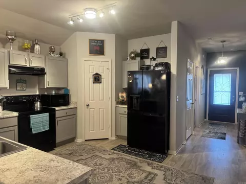 Entry Way - 36 Big Bend Dr, Mabelvale, AR 72103 photo 6 of 6
