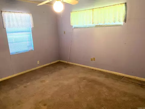 Bedroom - 610 Burke St, Ashdown, AR 71822 photo 2 of 3