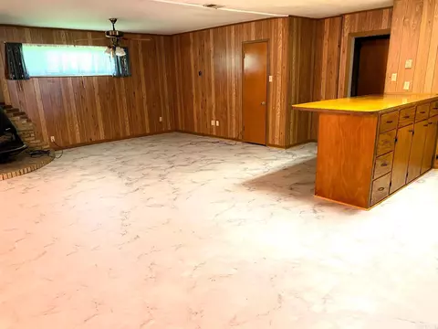 Living - 610 Burke St, Ashdown, AR 71822 photo 2 of 5