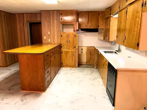 Kitchen - 610 Burke St, Ashdown, AR 71822 photo 2 of 2