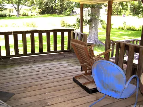 Exterior - 610 Burke St, Ashdown, AR 71822 photo 7 of 12