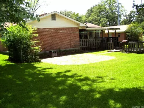 Exterior - 610 Burke St, Ashdown, AR 71822 photo 3 of 12