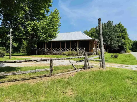 Exterior - 406 Cedar Ave, Mountain View, AR 72560 photo 3 of 11