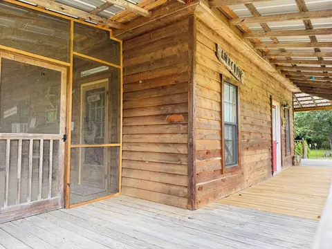 Exterior - 406 Cedar Ave, Mountain View, AR 72560 photo 6 of 11