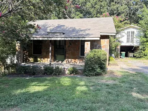 210 Valley View Dr, North Little Rock, AR 72118