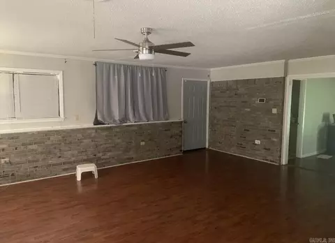 Living - 2410 Sheraton Park, Pine Bluff, AR 71603 photo 3 of 3