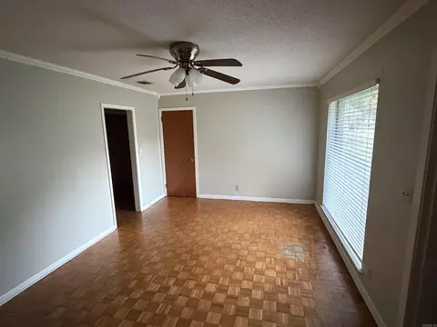 Living - 2410 Sheraton Park, Pine Bluff, AR 71603 photo 1 of 3