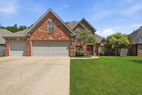 135 Marseille Dr, Maumelle, AR 72113