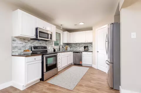 Kitchen - 4 Simmons Ln, Conway, AR 72032 photo 1 of 3