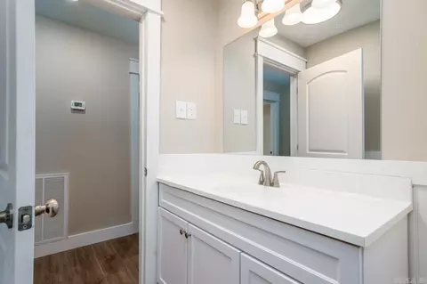Bath - 4 Simmons Ln, Conway, AR 72032 photo 2 of 2