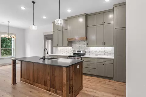 Kitchen - 31 Libra Ln, Ward, AR 72176 photo 1 of 3