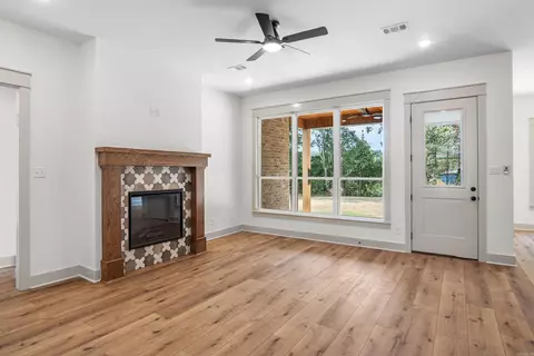Living - 31 Libra Ln, Ward, AR 72176 photo 1 of 1
