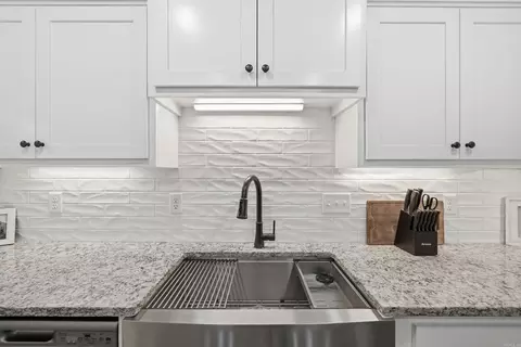 Kitchen - 13 Aberdeen Dr, Cabot, AR 72023 photo 4 of 4