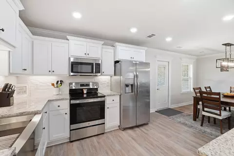 Kitchen - 13 Aberdeen Dr, Cabot, AR 72023 photo 3 of 4