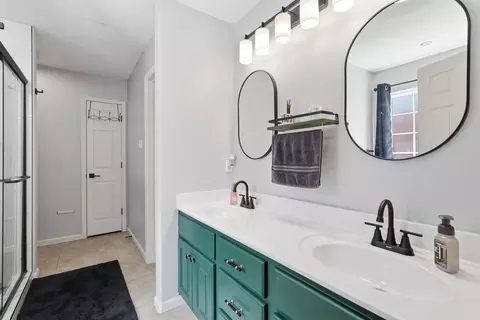 Bath - 1630 Hosta, Conway, AR 72034 photo 1 of 5