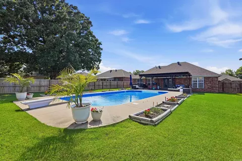 Exterior - 1630 Hosta, Conway, AR 72034 photo 3 of 10