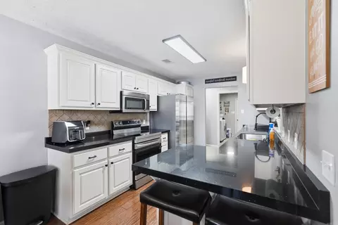 Kitchen - 1630 Hosta, Conway, AR 72034 photo 6 of 6
