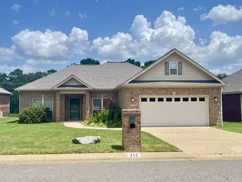 312 Willowbend Cir, Hot Springs, AR 71913