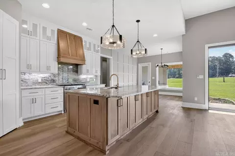 Kitchen - 100 Liberty Oaks Trl, Alexander, AR 72002 photo 2 of 3