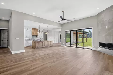 Living - 100 Liberty Oaks Trl, Alexander, AR 72002 photo 3 of 4